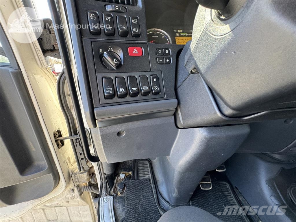 Scania R 730 LB6X2HNB 冷藏车