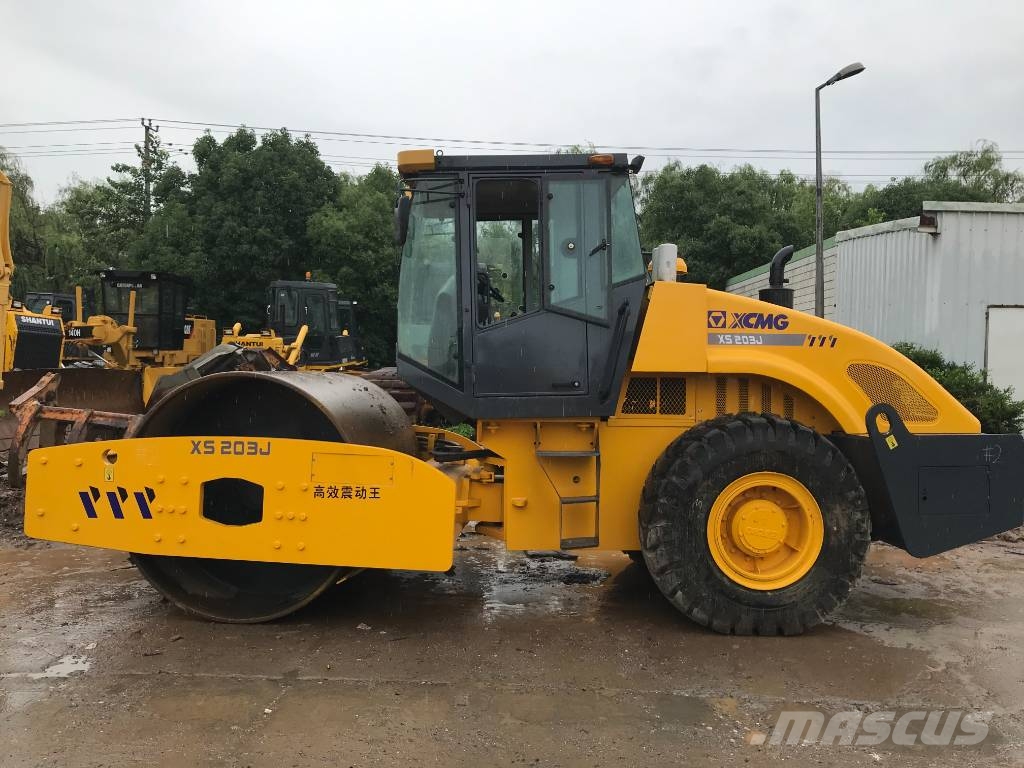 XCMG XS 203 J Trilrolwalsen