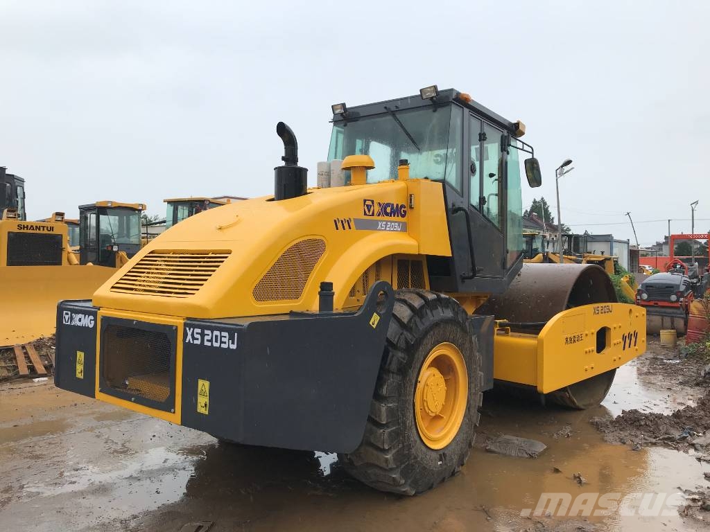 XCMG XS 203 J Trilrolwalsen