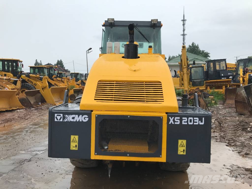 XCMG XS 203 J Trilrolwalsen