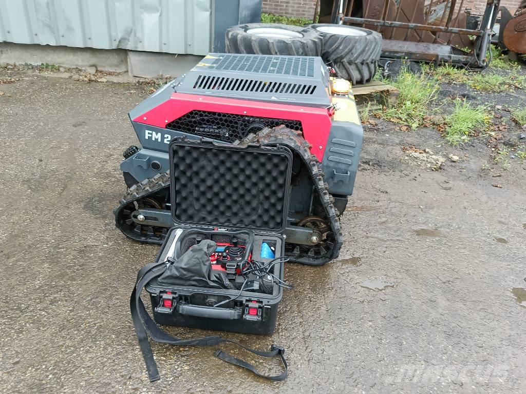 Blue Bird FM24-70 robot maaier mower flail remote controlled Robot corta-césped