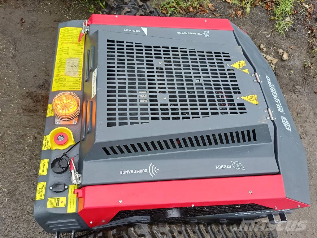 bluebird FM24-70 robot maaier mower flail remote controlled Robotmaaiers