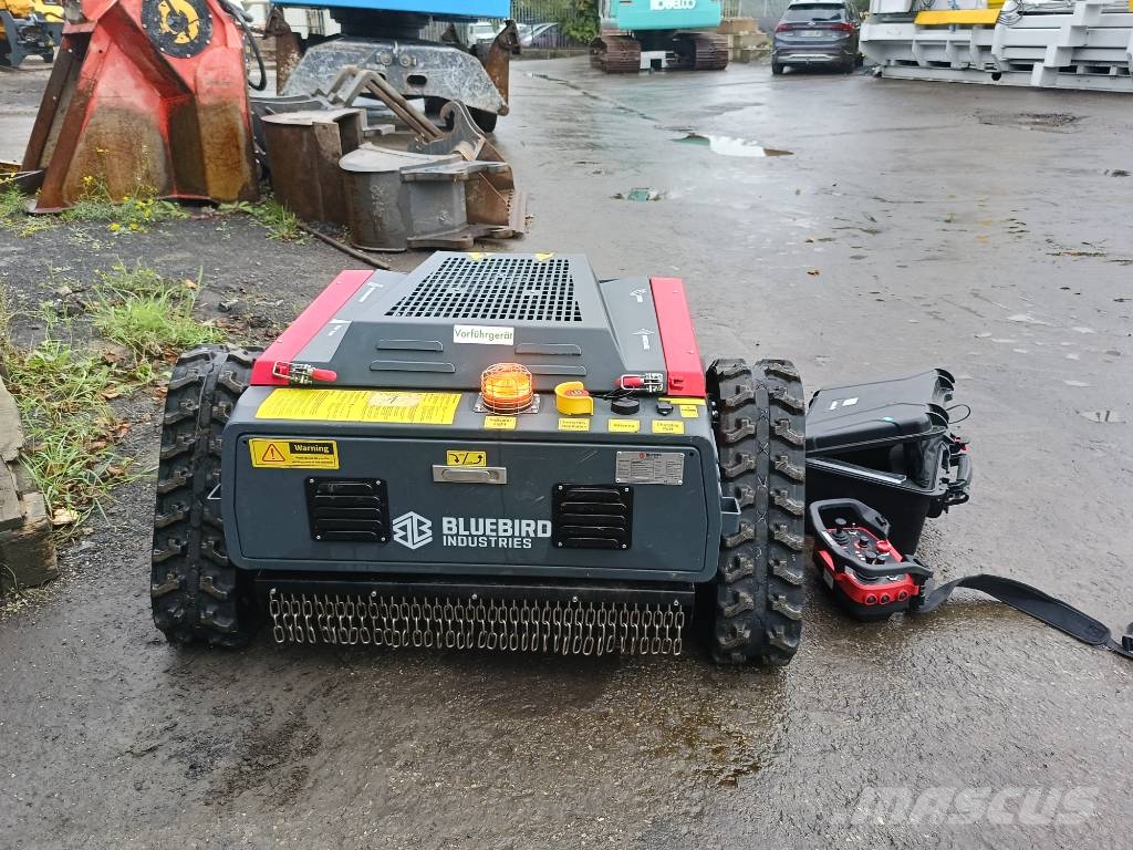 bluebird FM24-70 robot maaier mower flail remote controlled Robotmaaiers
