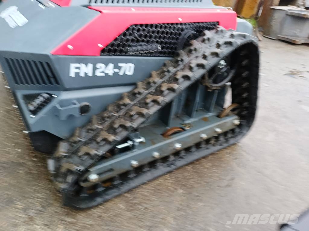 bluebird FM24-70 robot maaier mower flail remote controlled Robotmaaiers