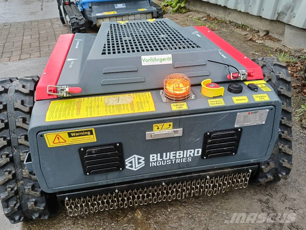 bluebird FM24-70 robot maaier mower flail remote controlled Robotmaaiers