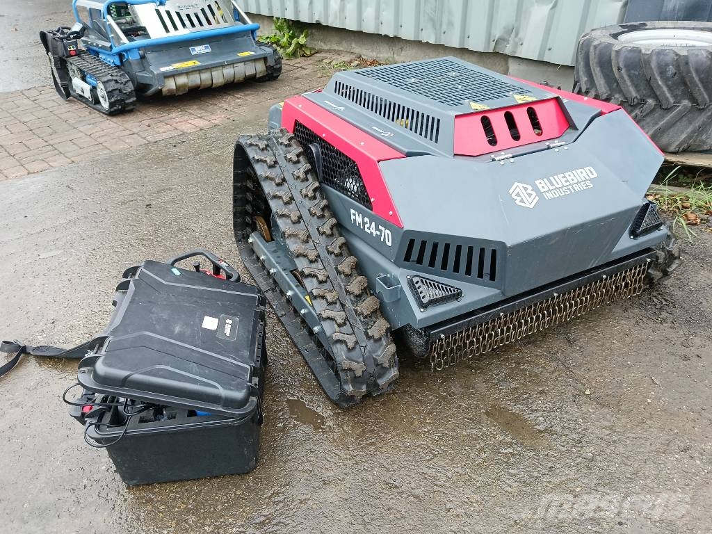 bluebird FM24-70 robot maaier mower flail remote controlled Robotmaaiers