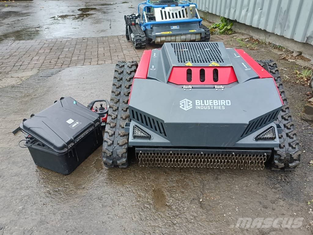 bluebird FM24-70 robot maaier mower flail remote controlled Robotmaaiers