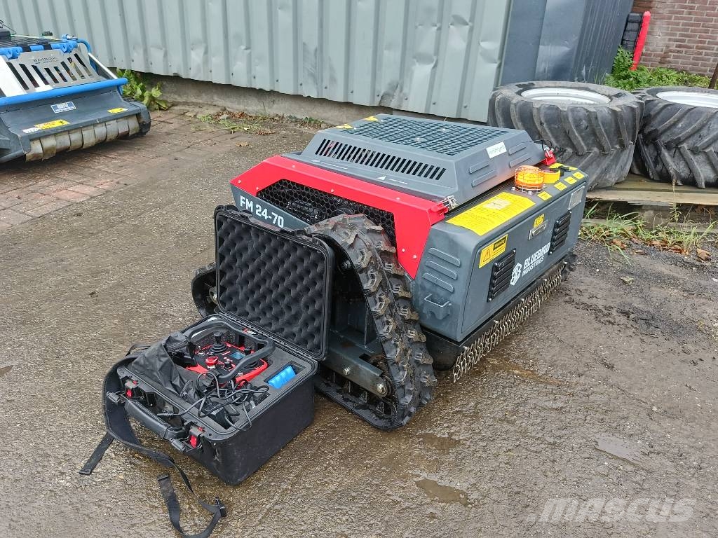 bluebird FM24-70 robot maaier mower flail remote controlled Robotmaaiers
