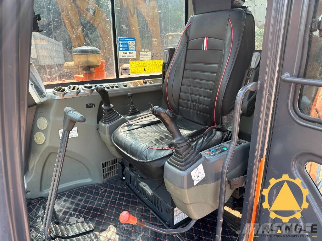 Doosan DX 60 Excavatoare pe șenile