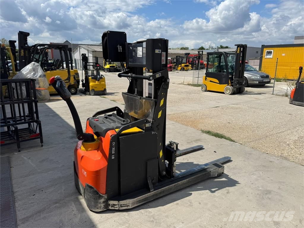 Toyota SWE120XR Stand-in stackers