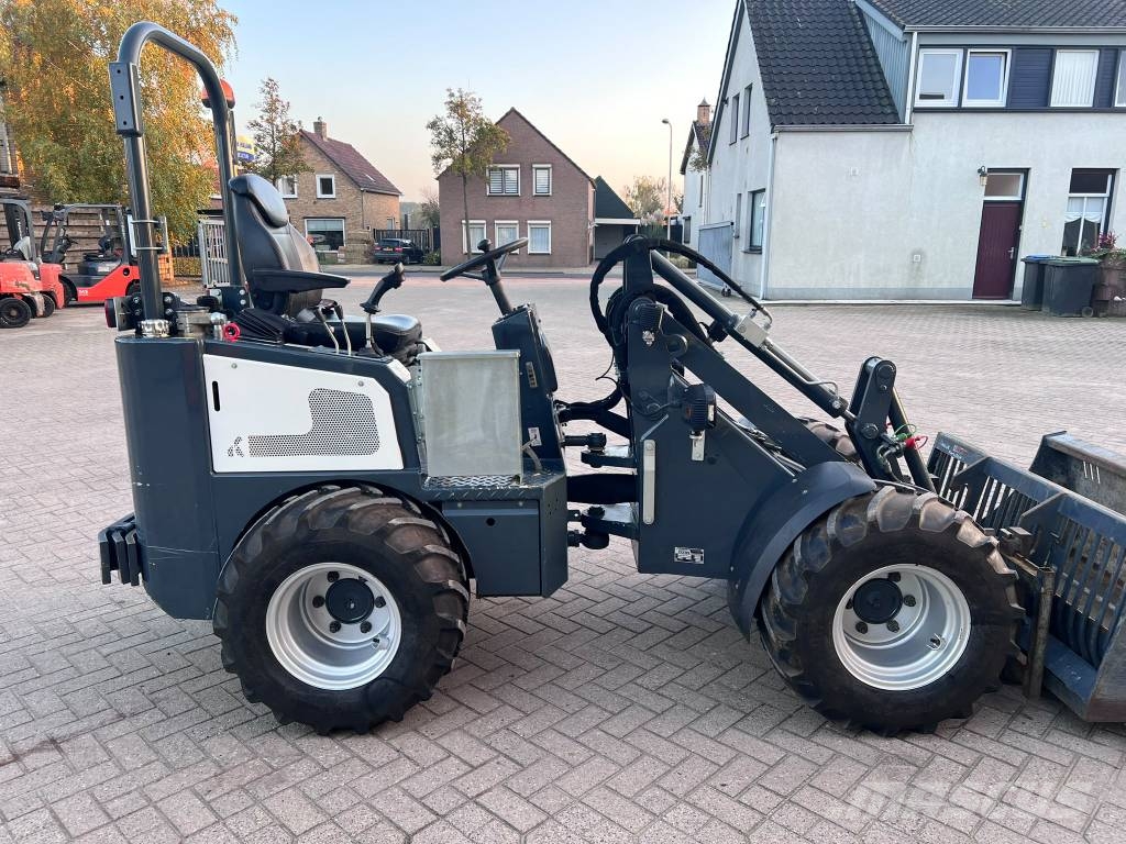 Knikmops KM 180 Mini utovarivači