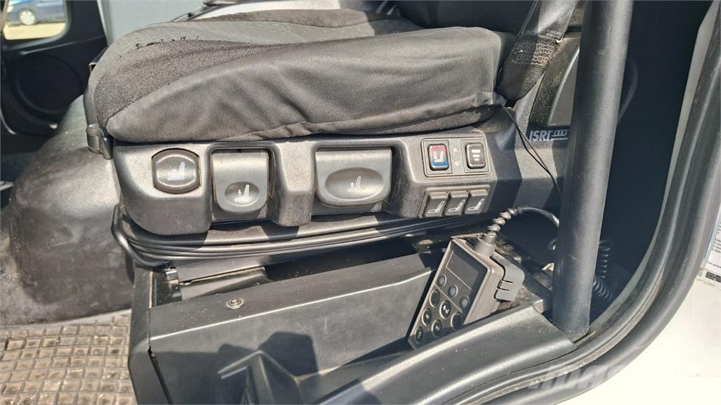 Iveco EUROCARGO 180-320 شاحنات ذات هيكل صندوقي