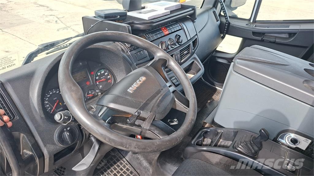 Iveco EUROCARGO 180-320 شاحنات ذات هيكل صندوقي