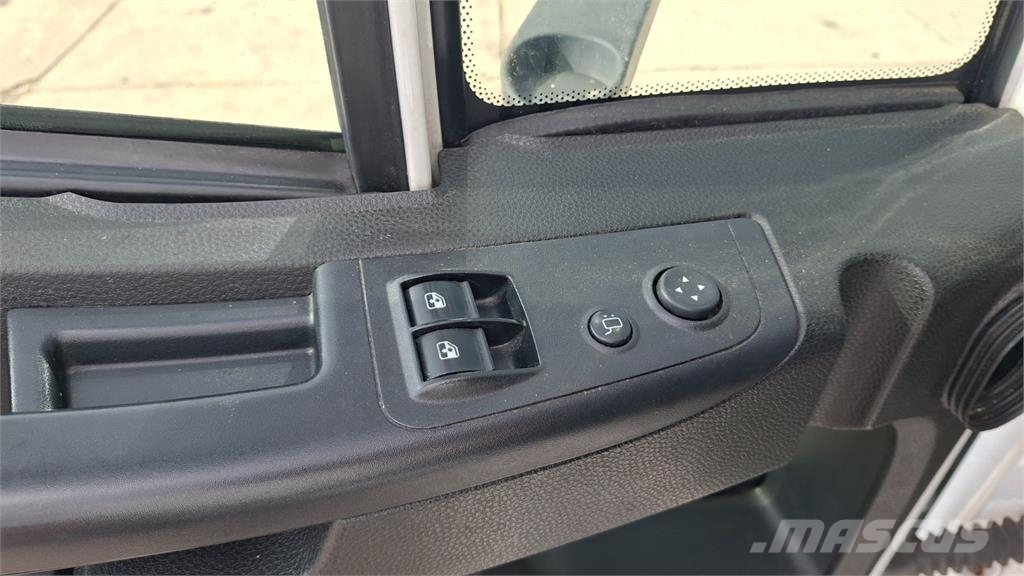 Iveco EUROCARGO 180-320 شاحنات ذات هيكل صندوقي