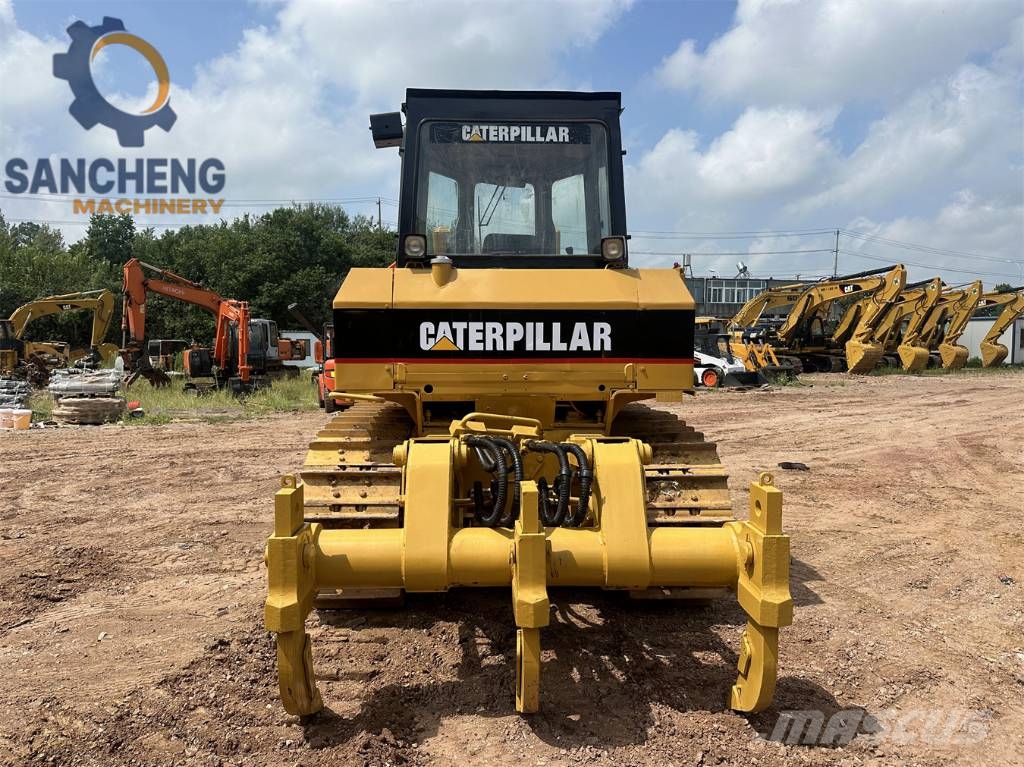 CAT D6G بلدوزرات مجنزرة