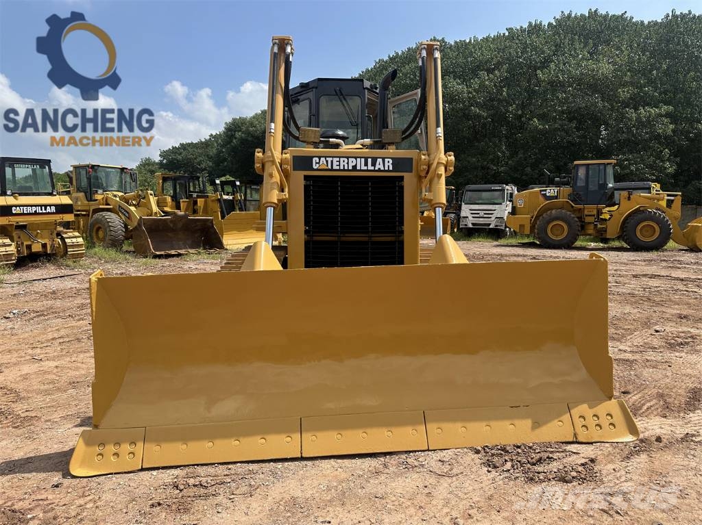CAT D6G بلدوزرات مجنزرة