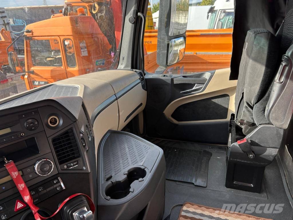 Mercedes-Benz Actros 1848 曳引機組件