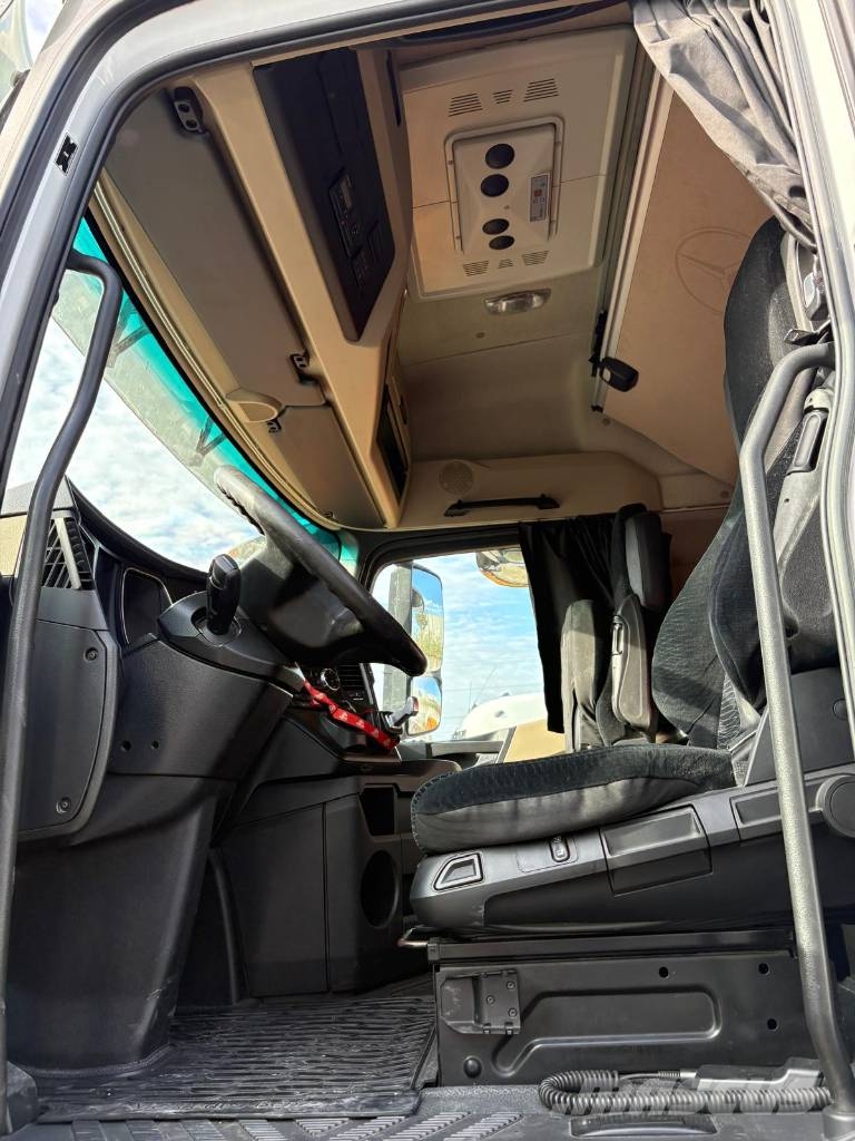 Mercedes-Benz Actros 1848 曳引機組件