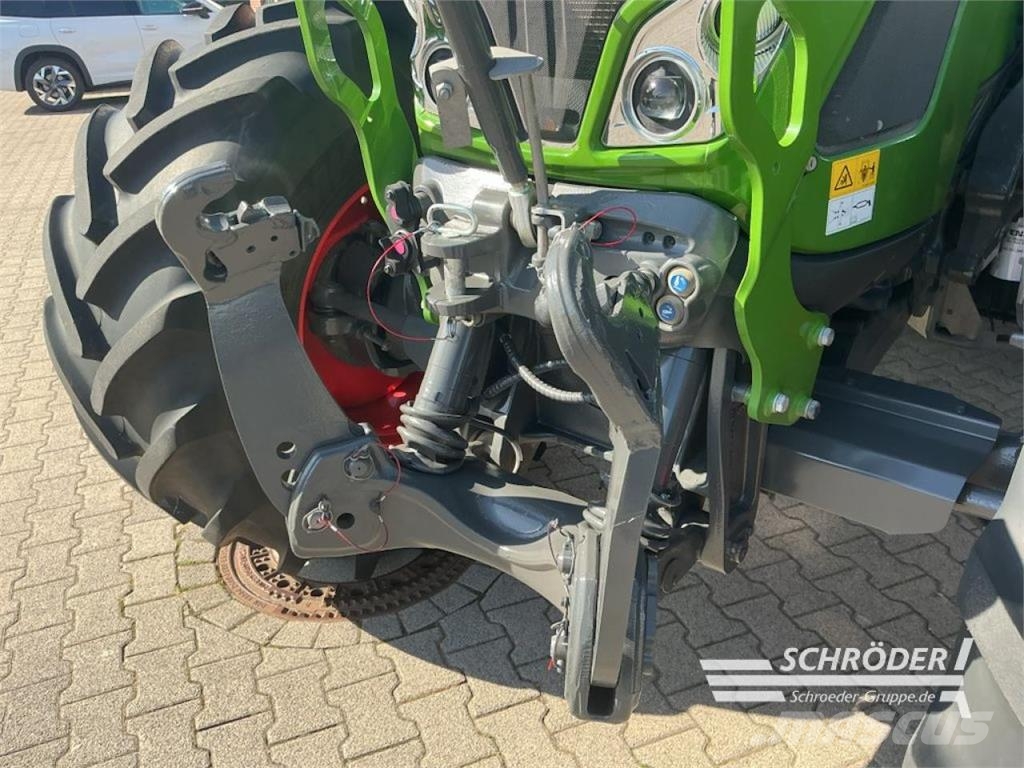 Fendt 724 VARIO GEN6 PROFI PLUS Tractores