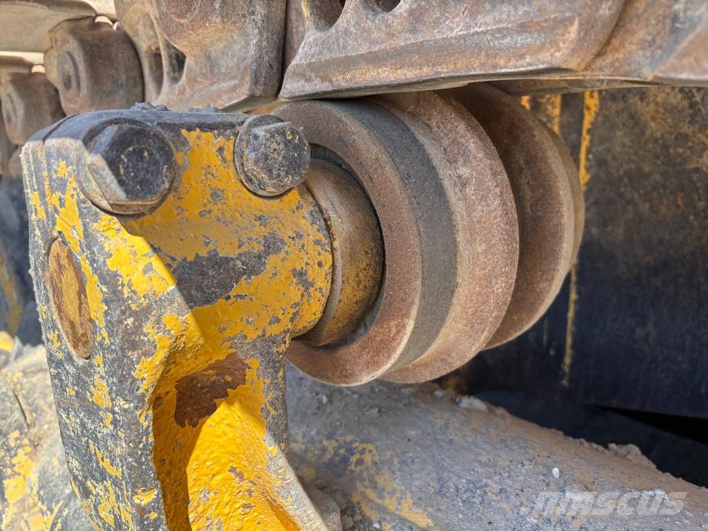 Komatsu D 85 EX-15 Vikšriniai buldozeriai