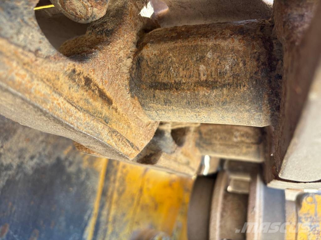 Komatsu D 85 EX-15 Vikšriniai buldozeriai