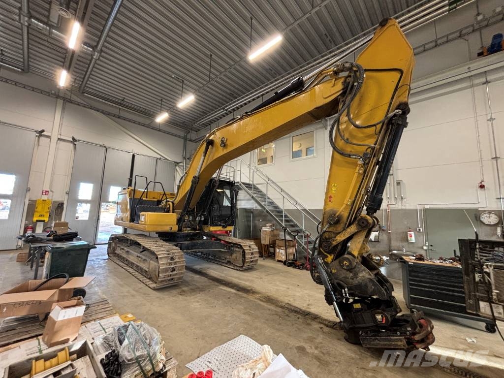 CAT 330 Escavatori cingolati