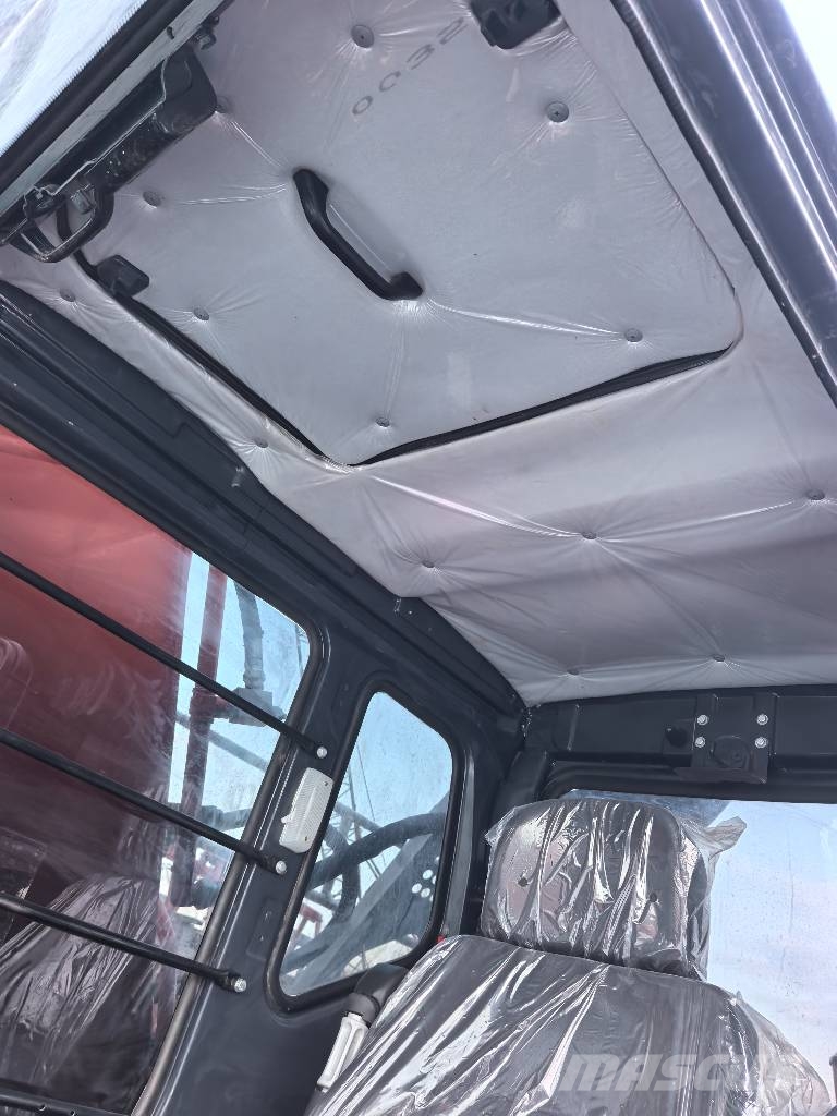 Hitachi ZX210 حفارات زحافة