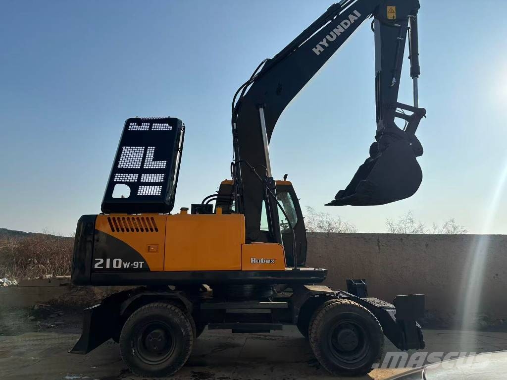 Hyundai 210W-9T 휠 굴삭기