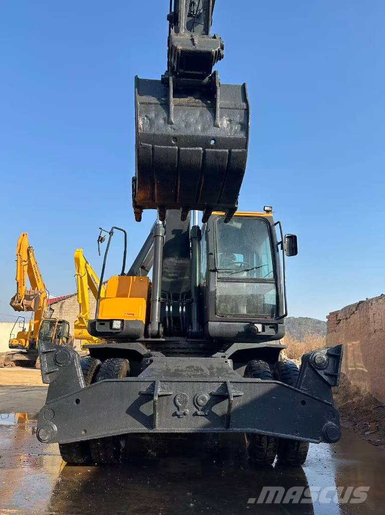 Hyundai 210W-9T 휠 굴삭기