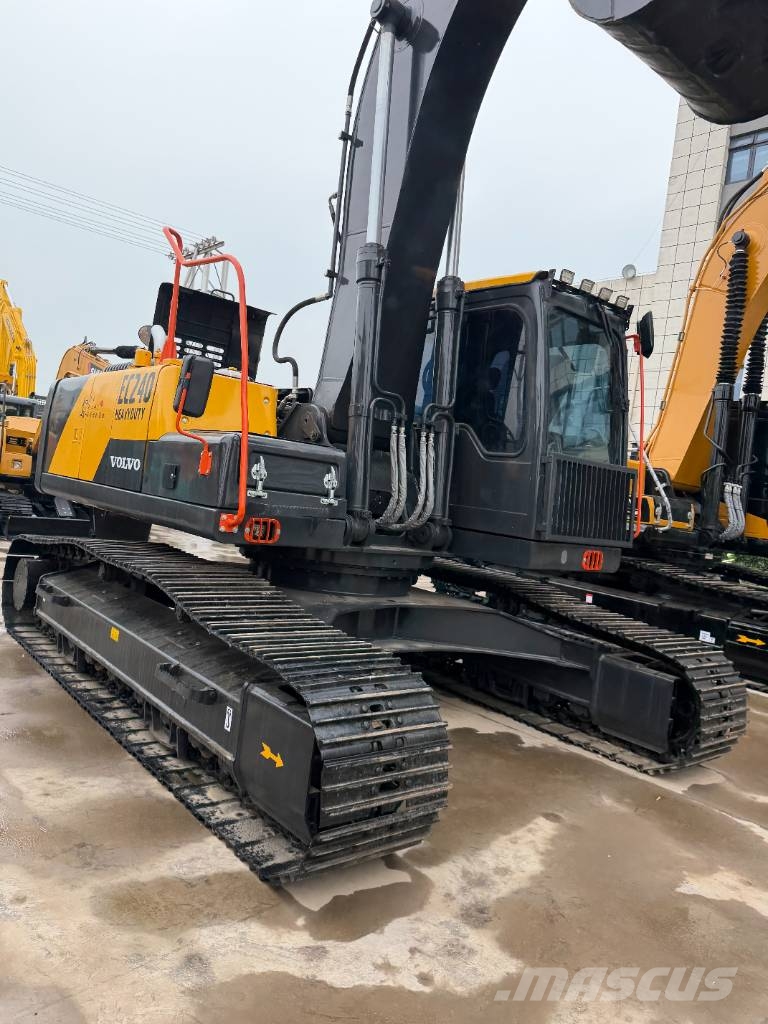Volvo EC 240 the largest‑scale supplier Raupenbagger