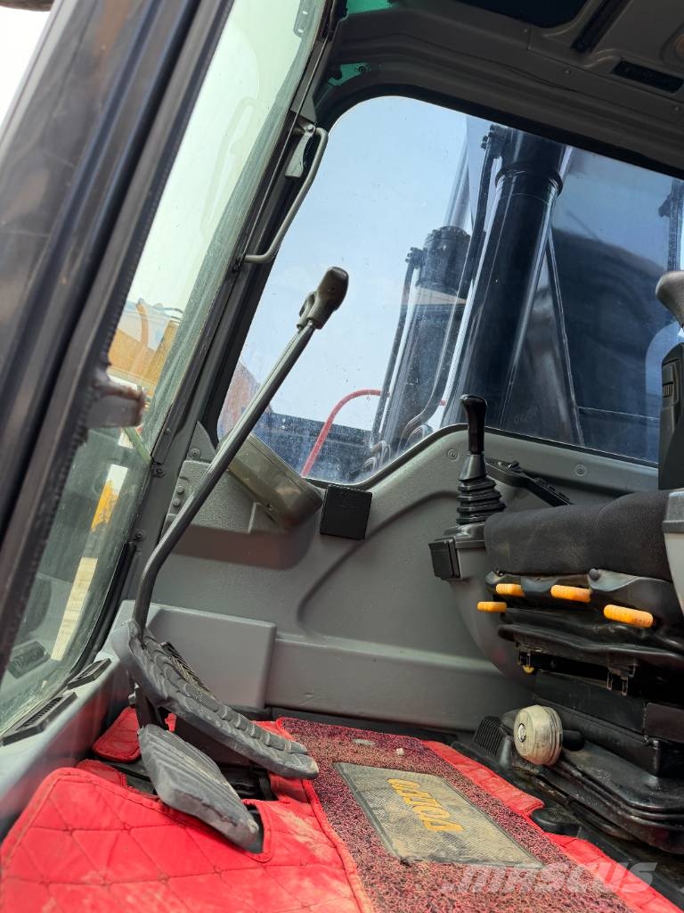 Volvo EC 240 the largest‑scale supplier Raupenbagger
