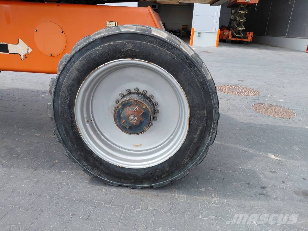 JLG 1250 AJP Bomliftar