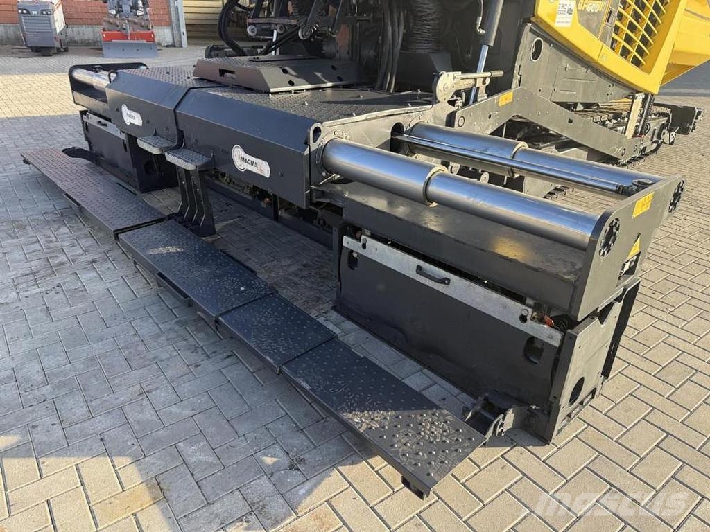 Bomag BF 600C-2 アスファルトフィニッシャ