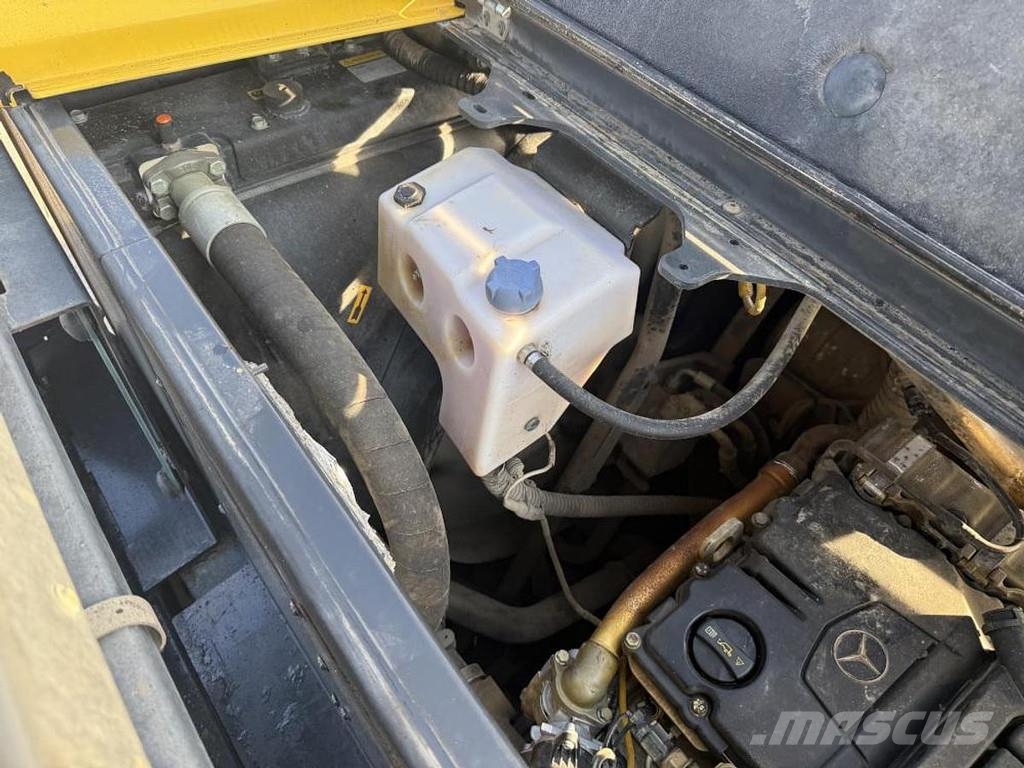 Bomag BF 600C-2 アスファルトフィニッシャ