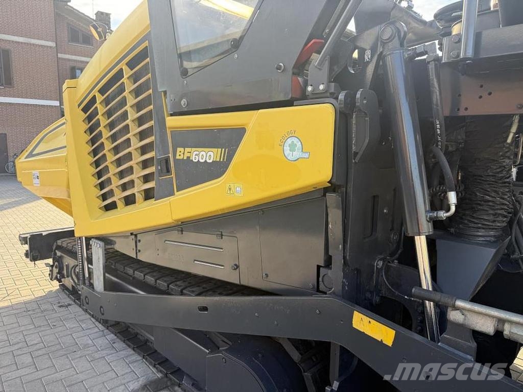 Bomag BF 600C-2 アスファルトフィニッシャ