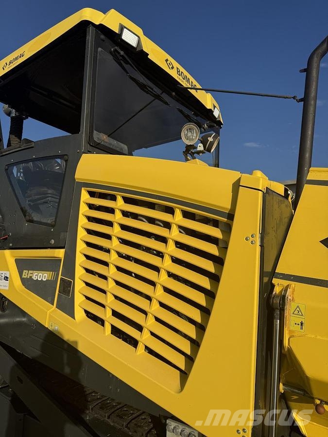 Bomag BF 600C-2 アスファルトフィニッシャ