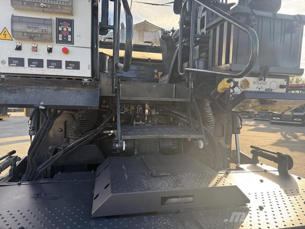 Bomag BF 600C-2 アスファルトフィニッシャ