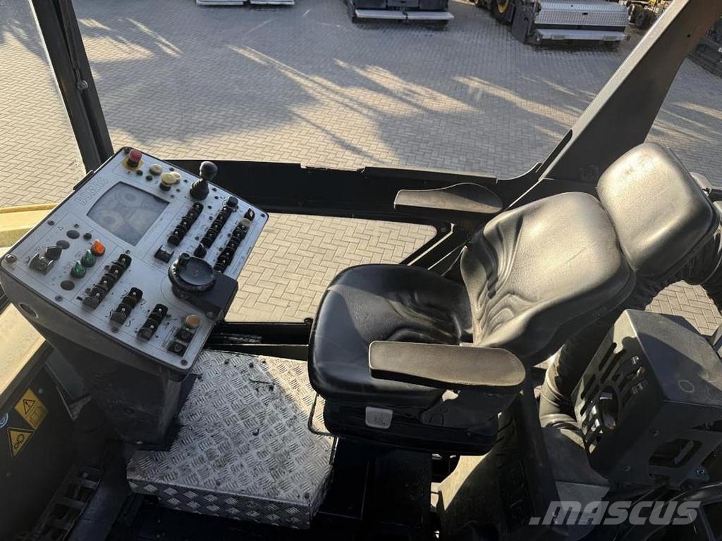 Bomag BF 600C-2 アスファルトフィニッシャ