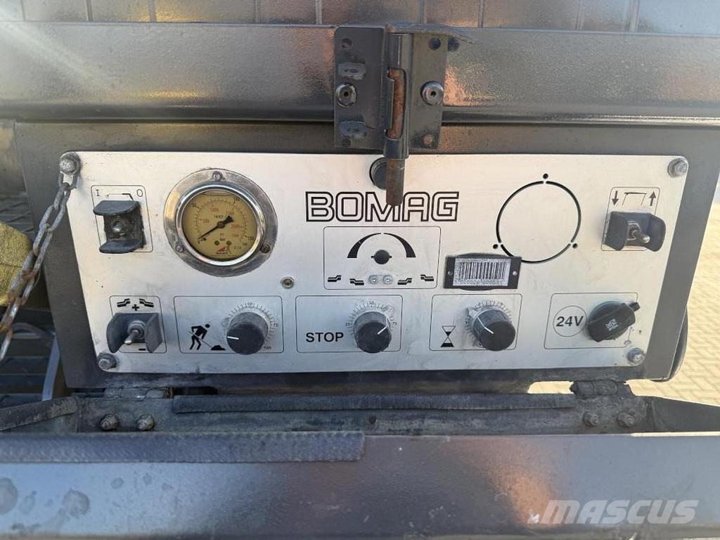 Bomag BF 600C-2 アスファルトフィニッシャ