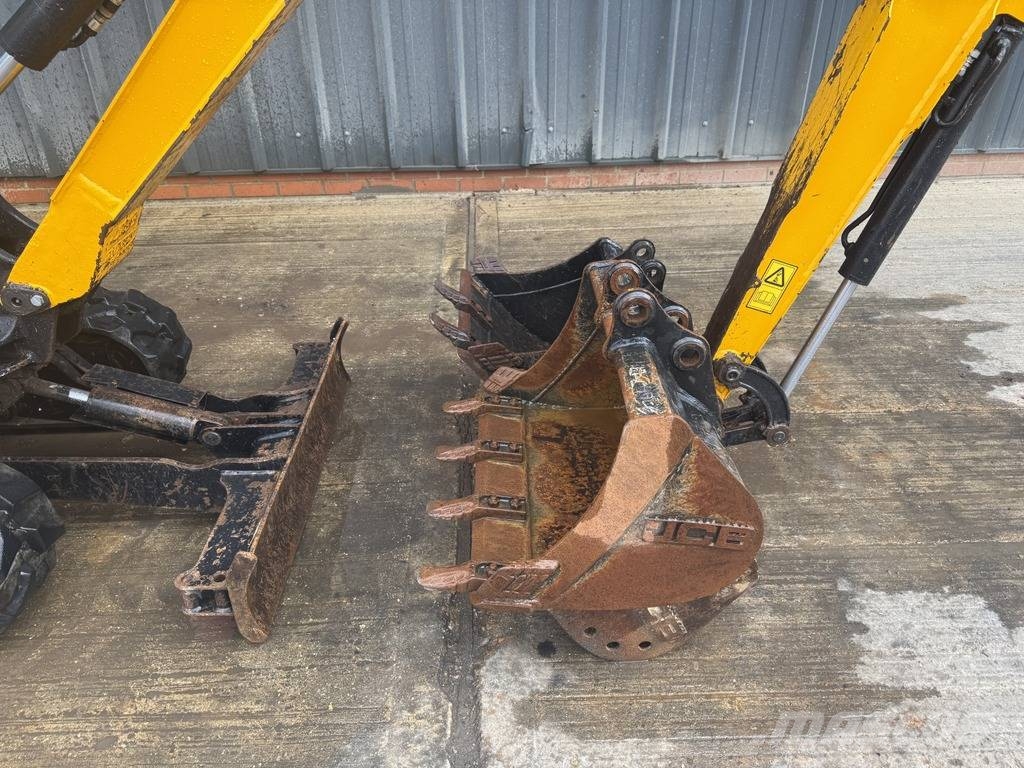 JCB 15 C-1 1.6t Mini Excavator +3 Buckets Mini pelle < 7t