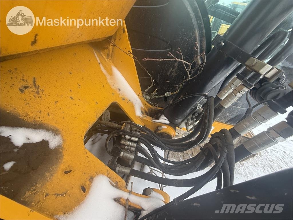 JCB JS220 履带挖掘机