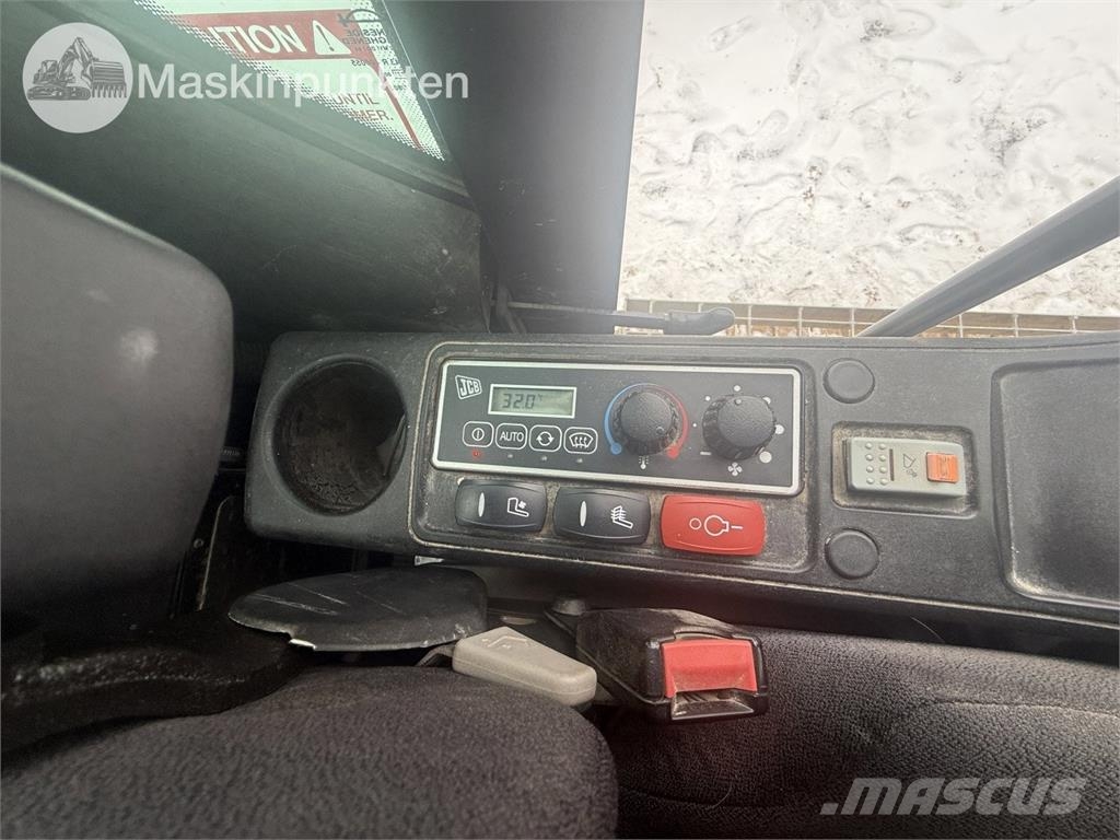 JCB JS220 履带挖掘机