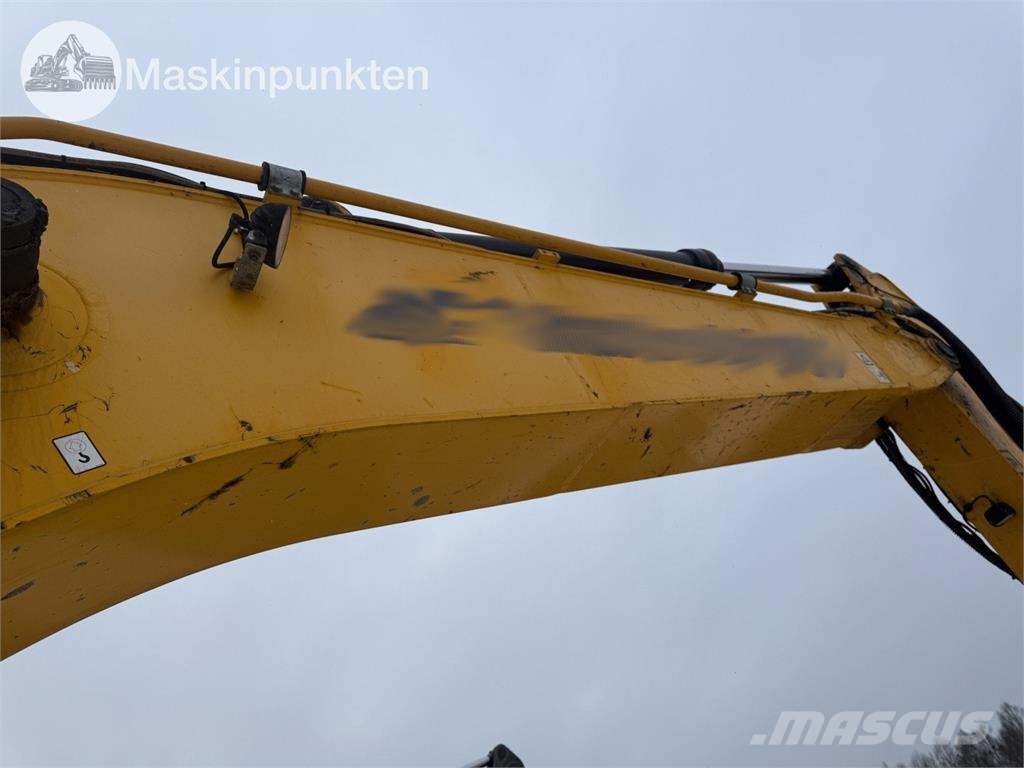 JCB JS220 履带挖掘机