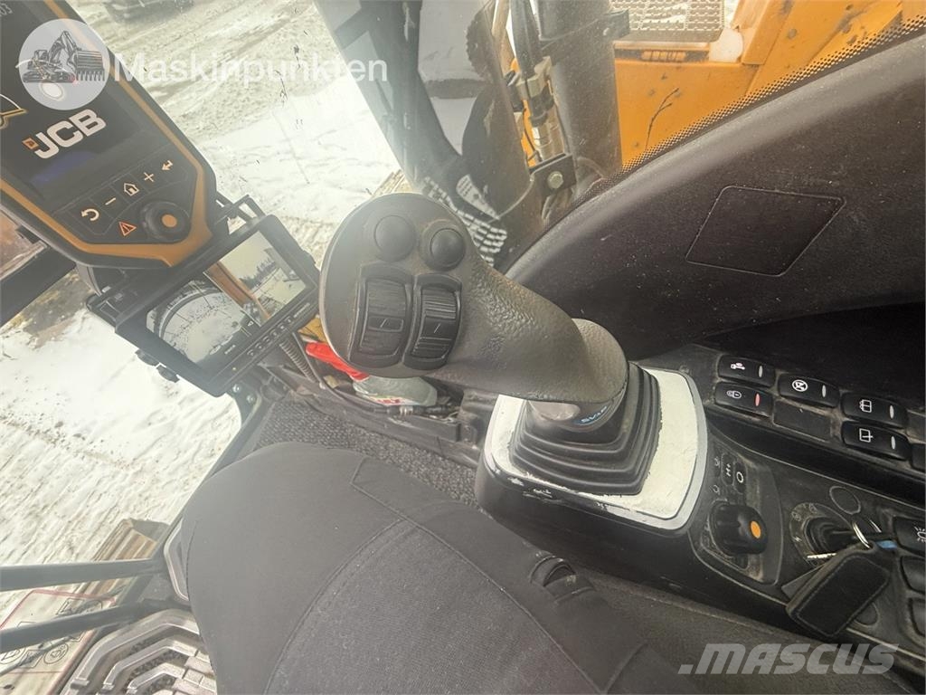 JCB JS220 履带挖掘机