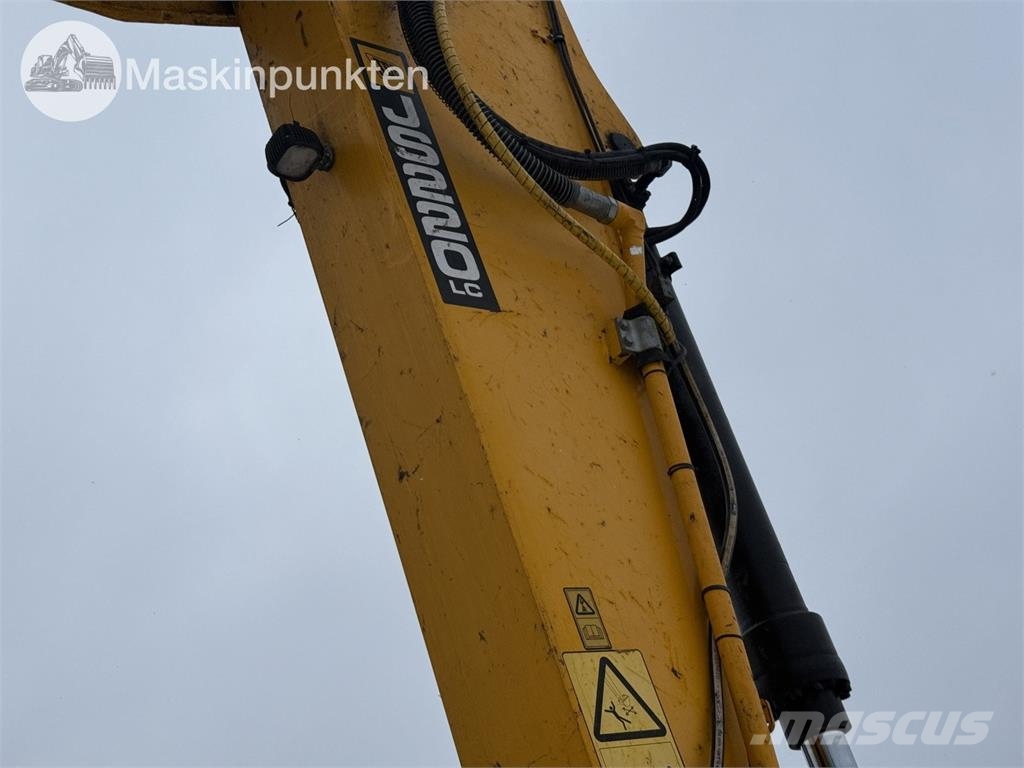 JCB JS220 履带挖掘机