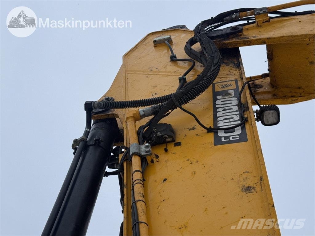 JCB JS220 履带挖掘机