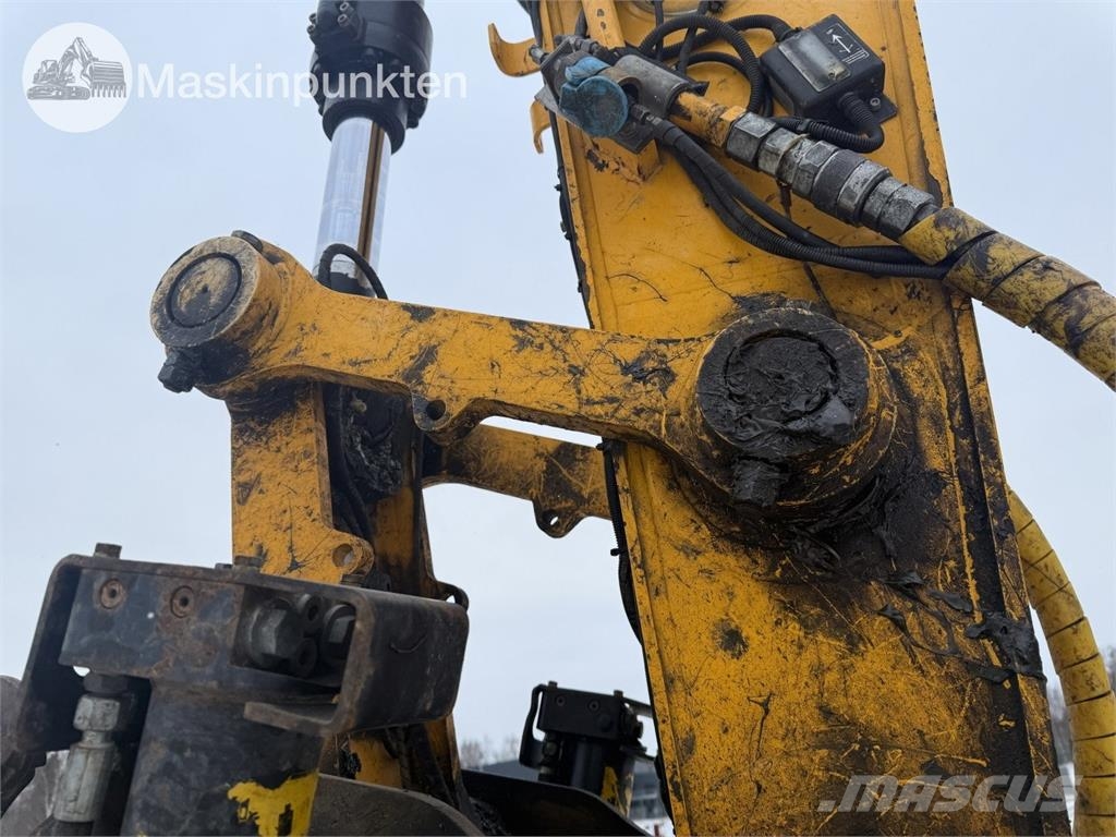 JCB JS220 履带挖掘机