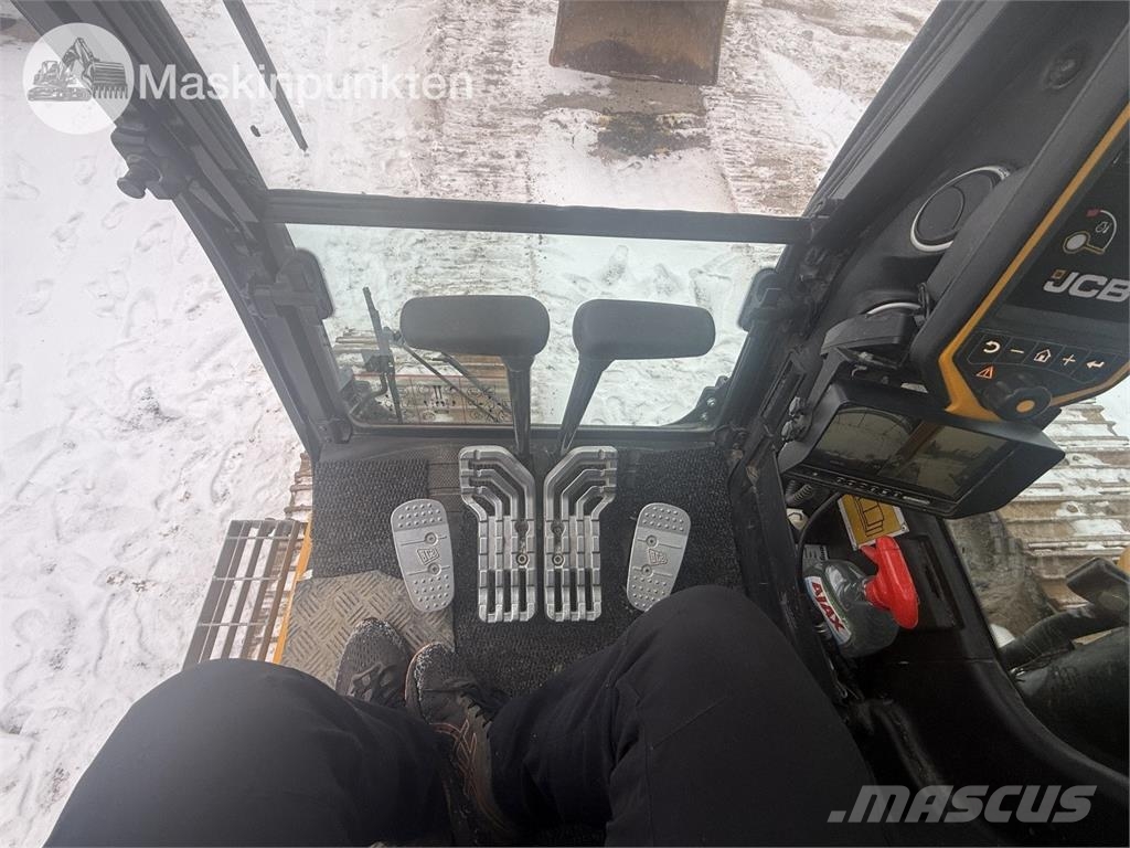 JCB JS220 履带挖掘机