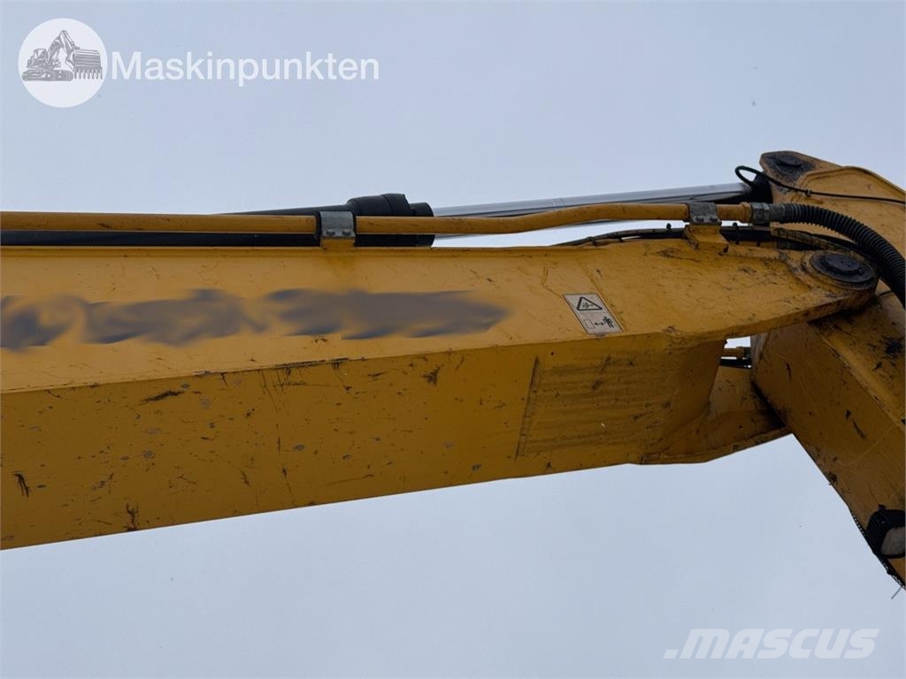 JCB JS220 履带挖掘机