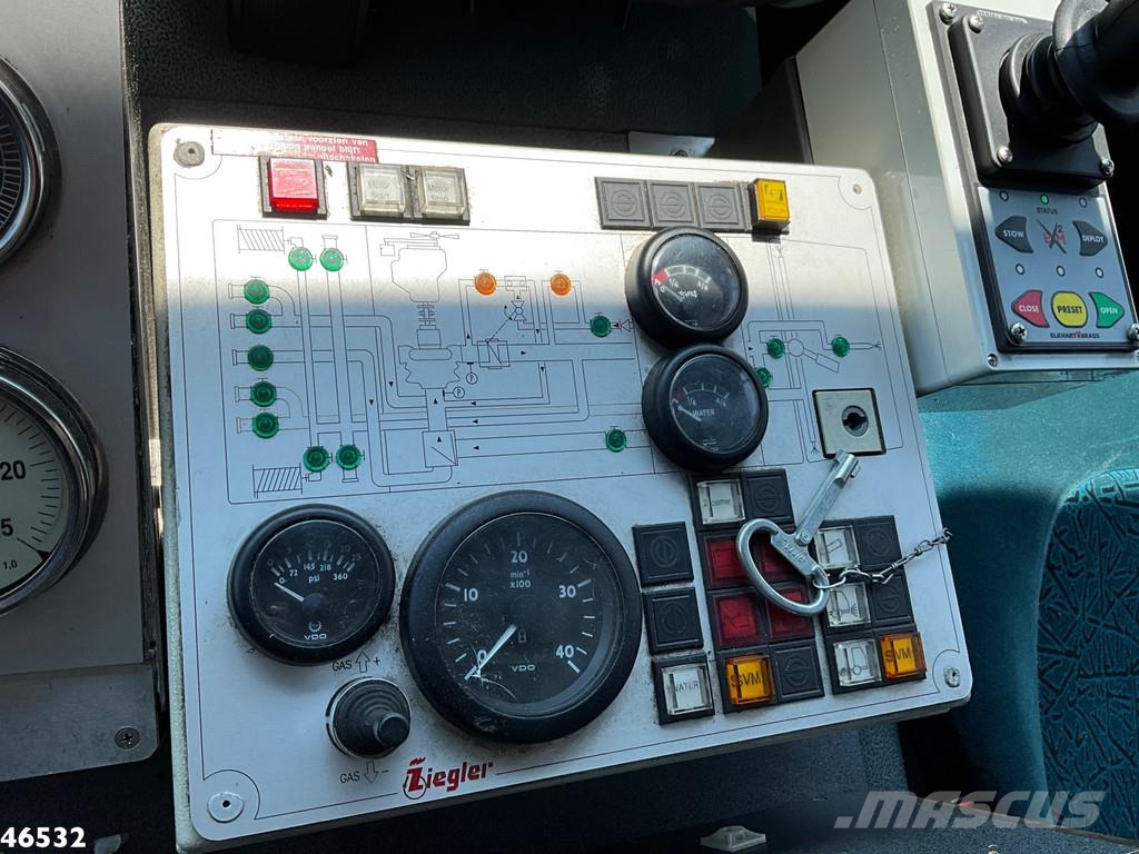 DAF FAT 75 CF 360 6x4 ZIEGLER Feuerwehr / schuimbluswa Camiones de bomberos